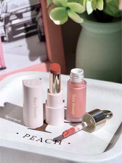 "ملمع ومرطب الشفاه Glow Kiss™ Duo